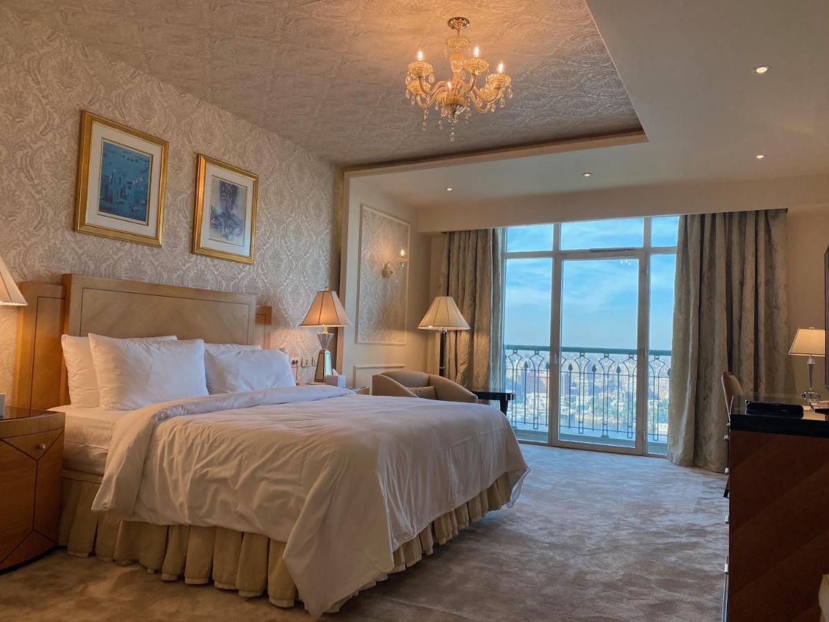 Chez Haytham At Four Seasons Nile Plaza Residential Suite Kairo Exteriör bild