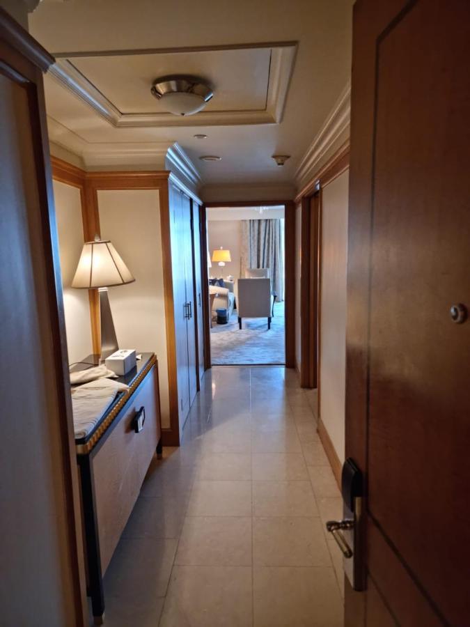 Chez Haytham At Four Seasons Nile Plaza Residential Suite Kairo Exteriör bild